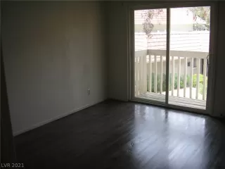 Photo #6: 2314078 Listing