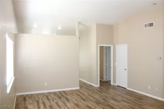 Photo #6: 2314104 Listing 