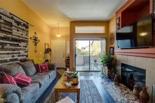 Photo #5: 2314133 Listing