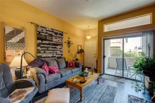 Photo #6: 2314133 Listing