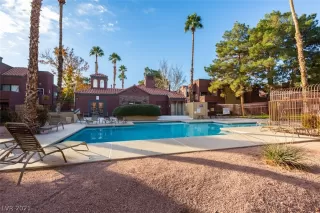 Photo #3: 2314148 Listing