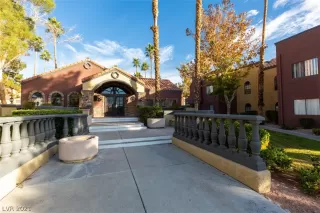 Photo #5: 2314148 Listing