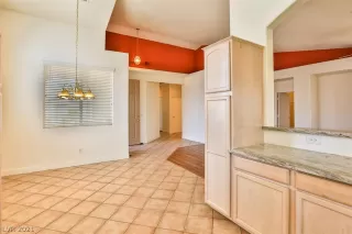 Photo #5: 2314155 Listing 