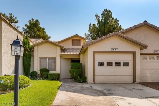 MLS: 2314166 Condo For Sale