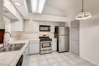 Photo #3: 2314166 Listing 