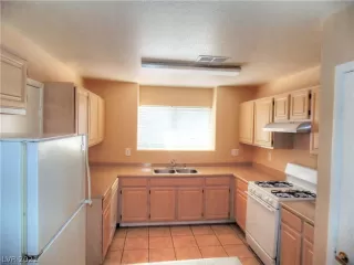 Photo #4: 2314182 Listing 