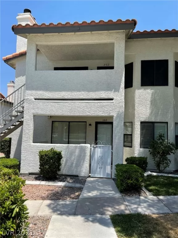 MLS: 2314184 Condo For Sale