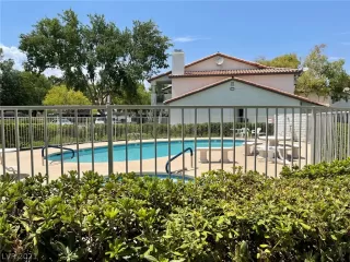 Photo #2: 2314184 Listing