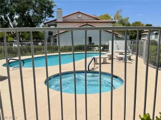 Photo #3: 2314184 Listing