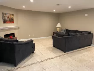 Photo #6: 2314184 Listing