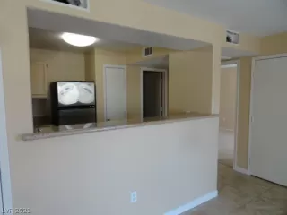 Photo #2: 2314190 Listing 