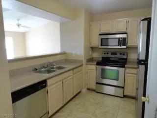 Photo #3: 2314190 Listing 