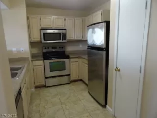 Photo #4: 2314190 Listing 