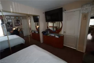 Photo #3: 2314205 Listing 