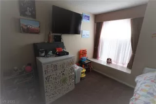 Photo #5: 2314205 Listing 