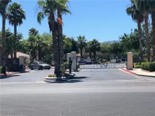 Photo #2: 2314212 Listing