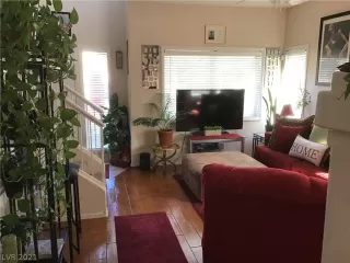 Photo #5: 2314212 Listing