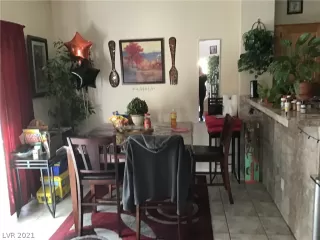 Photo #6: 2314212 Listing