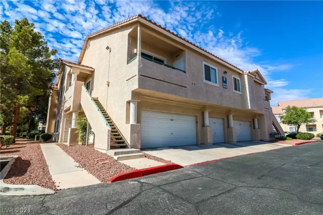 MLS: 2314213 Condo For Sale