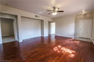 Photo #4: 2314213 Listing