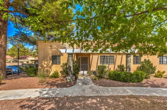 MLS: 2314224 Condo For Sale