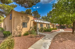 Photo #2: 2314224 Listing