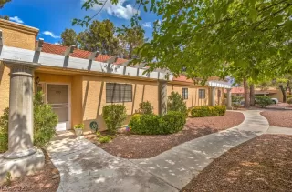 Photo #3: 2314224 Listing