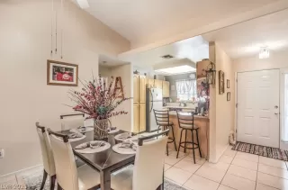 Photo #4: 2314224 Listing