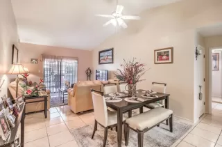 Photo #5: 2314224 Listing