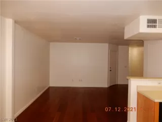 Photo #2: 2314236 Listing 