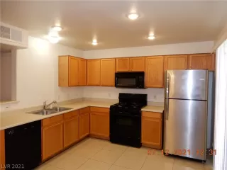 Photo #5: 2314236 Listing 