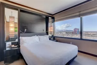 Photo #5: 2314237 Listing