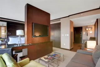 Photo #3: 2314242 Listing