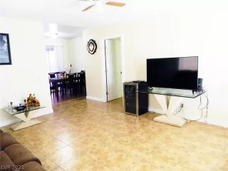 Photo #2: 2314247 Listing 