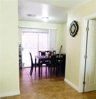 Photo #3: 2314247 Listing 