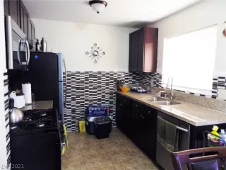 Photo #4: 2314247 Listing 