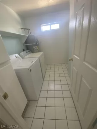 Photo #5: 2314290 Listing