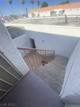 Photo #6: 2314290 Listing