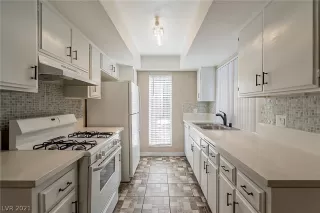 Photo #1: 2314298 Listing 