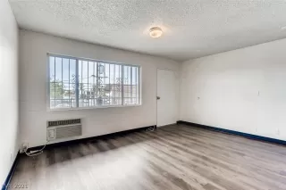 Photo #4: 2314300 Listing 
