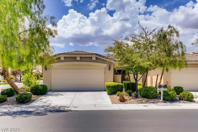 MLS: 2314318 Condo For Sale