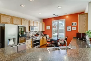 Photo #2: 2314318 Listing 