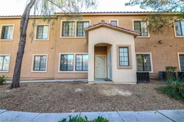 MLS: 2314326 Condo For Sale