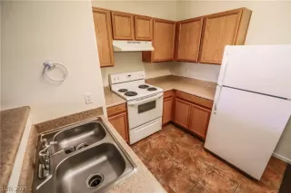 Photo #6: 2314326 Listing