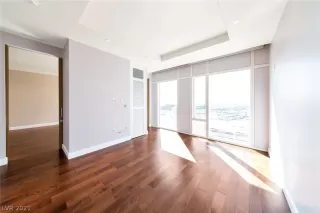 Photo #6: 2314338 Listing