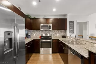 Photo #1: 2314362 Listing 