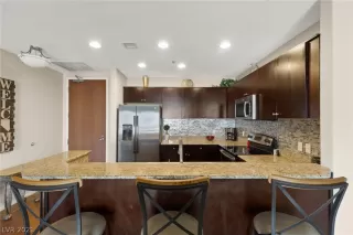 Photo #4: 2314362 Listing 