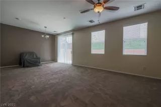 Photo #3: 2314393 Listing