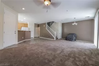 Photo #4: 2314393 Listing