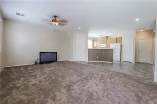 Photo #5: 2314393 Listing